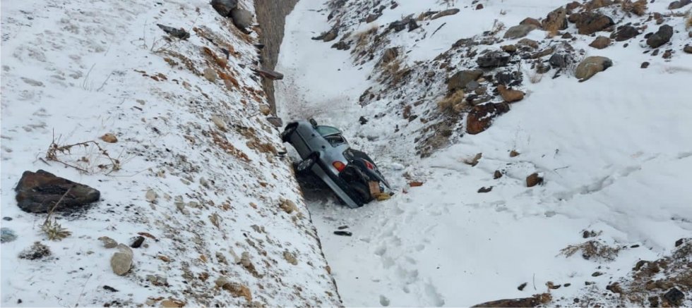 Göreve giden öğretmenler kaza yaptı, 3 yaralı